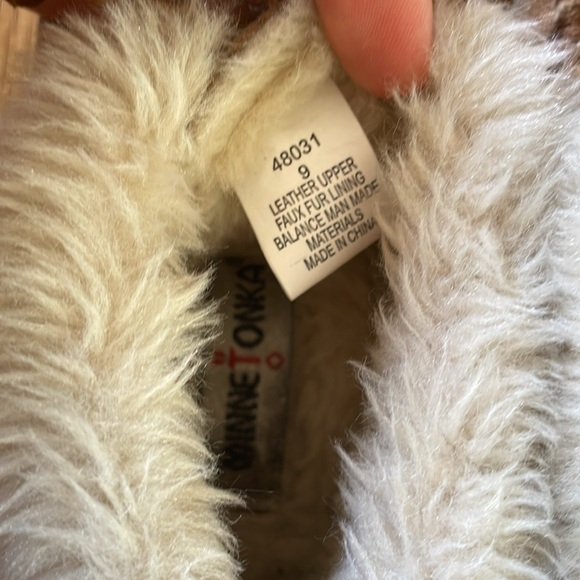 Kids Minnetonkaa Slippers - Picture 3 of 5